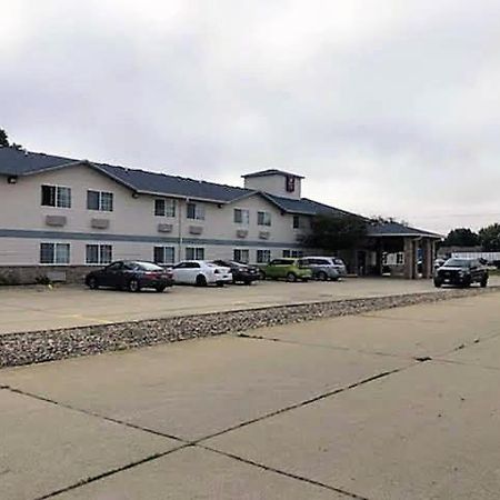 Regency Inn Geneseo Il I-80 Eksteriør billede