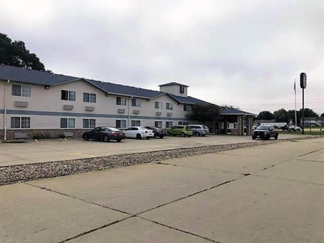 Regency Inn Geneseo Il I-80 Eksteriør billede