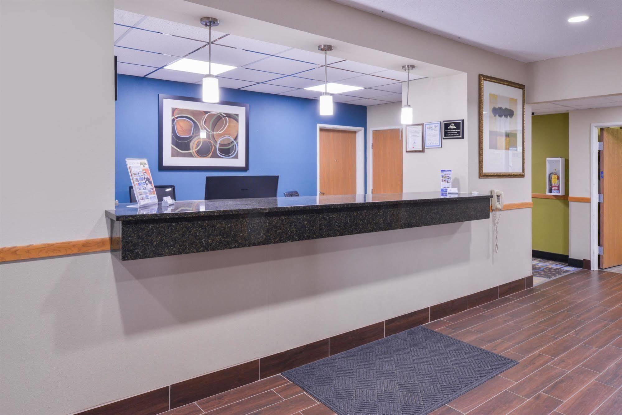 Regency Inn Geneseo Il I-80 Eksteriør billede
