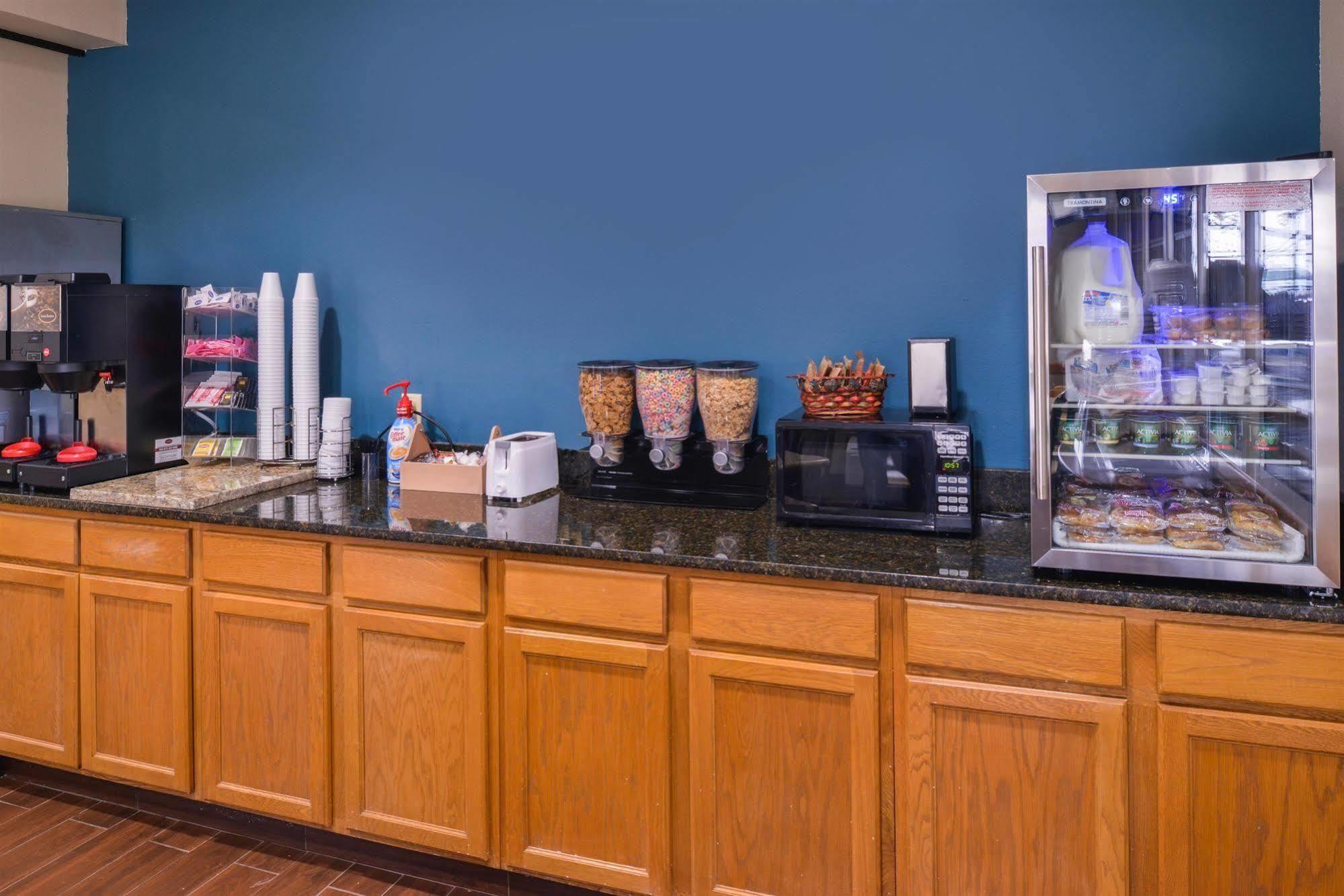 Regency Inn Geneseo Il I-80 Eksteriør billede