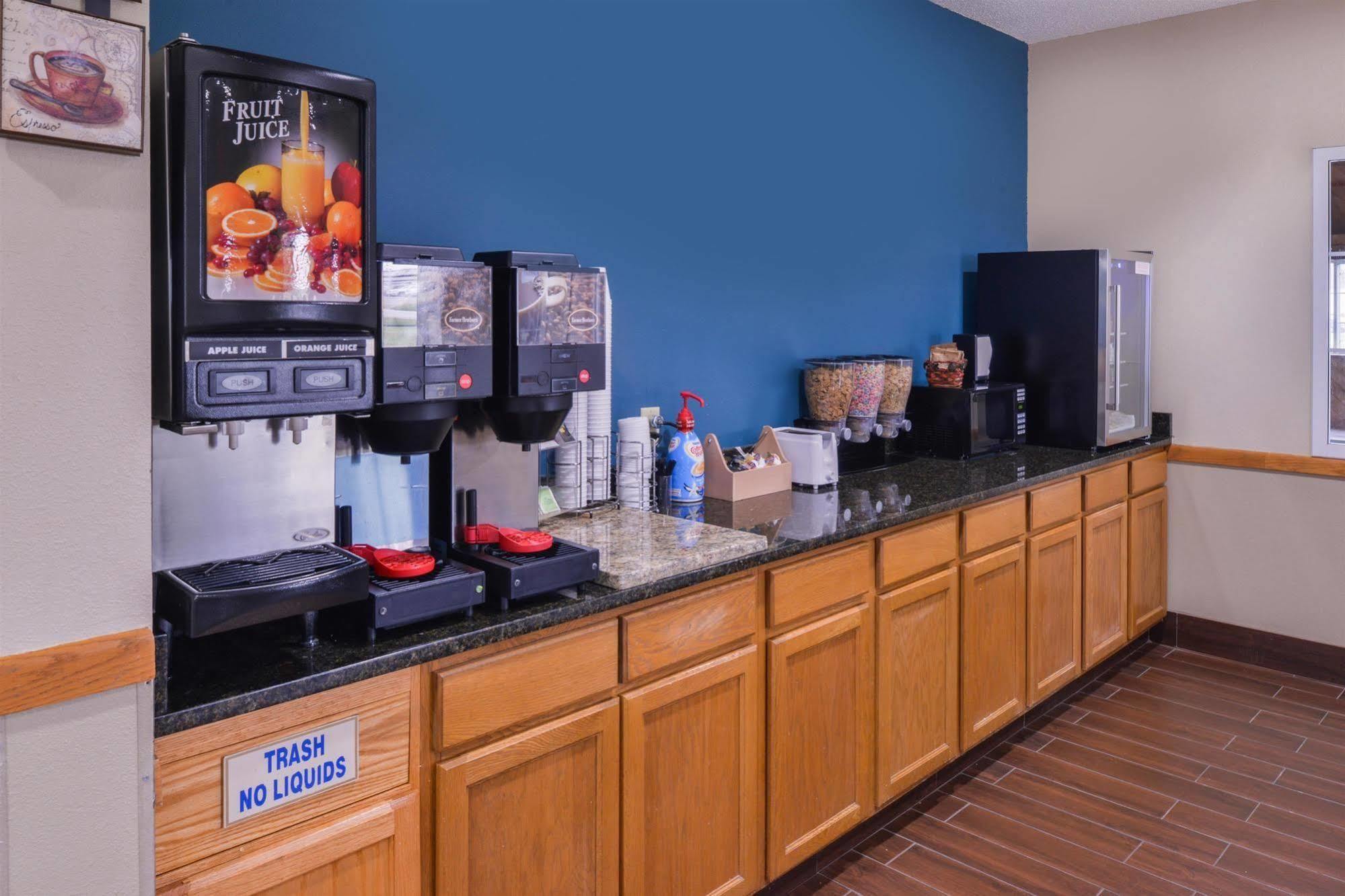 Regency Inn Geneseo Il I-80 Eksteriør billede